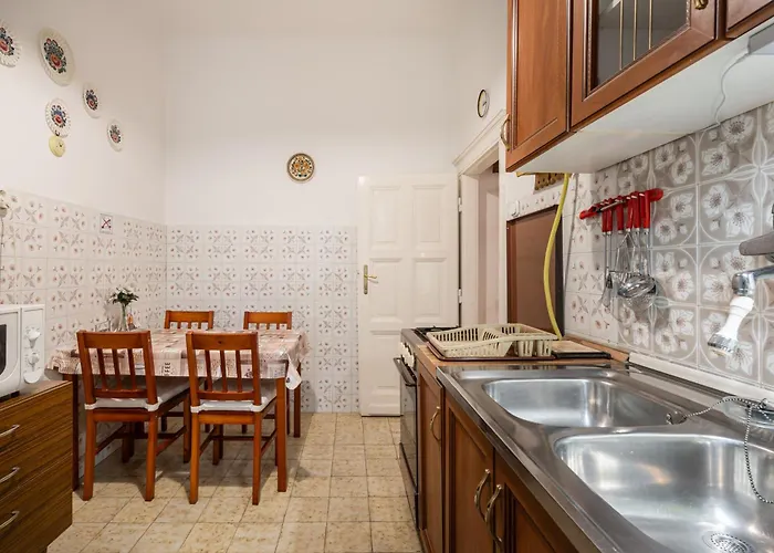 Bpr W21 Retro With Balcony Appartement *