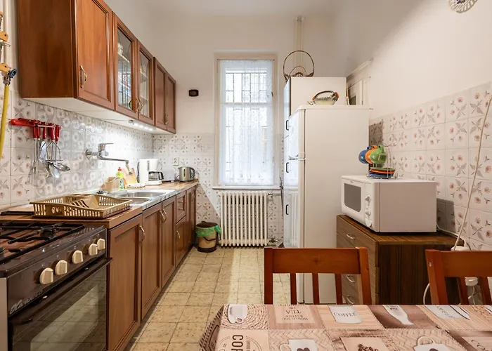 Bpr W21 Retro With Balcony Apartment