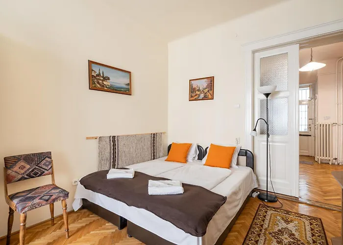 Bpr W21 Retro With Balcony Appartement Budapest