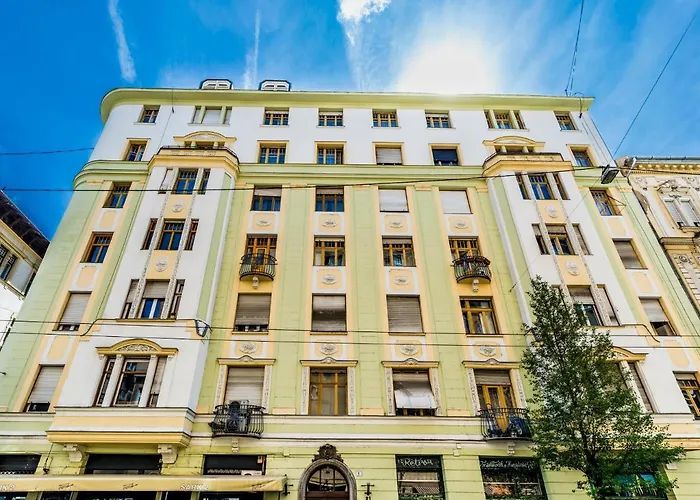 Bpr W21 Retro With Balcony Budapest