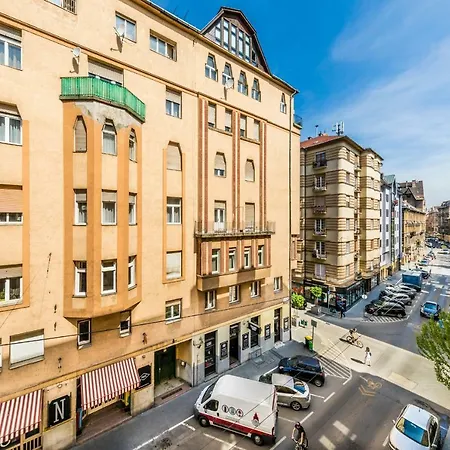 Bpr W21 Retro With Balcony